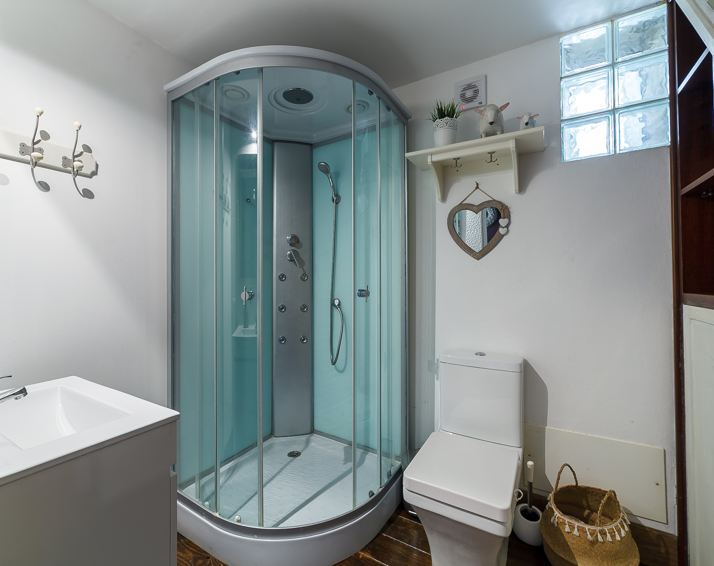 Double Room 1 - bathroom